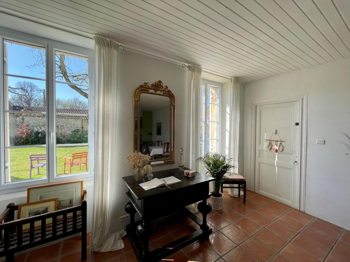 Bed and Breakfast La Vigne D'Or Teuillac Экстерьер фото